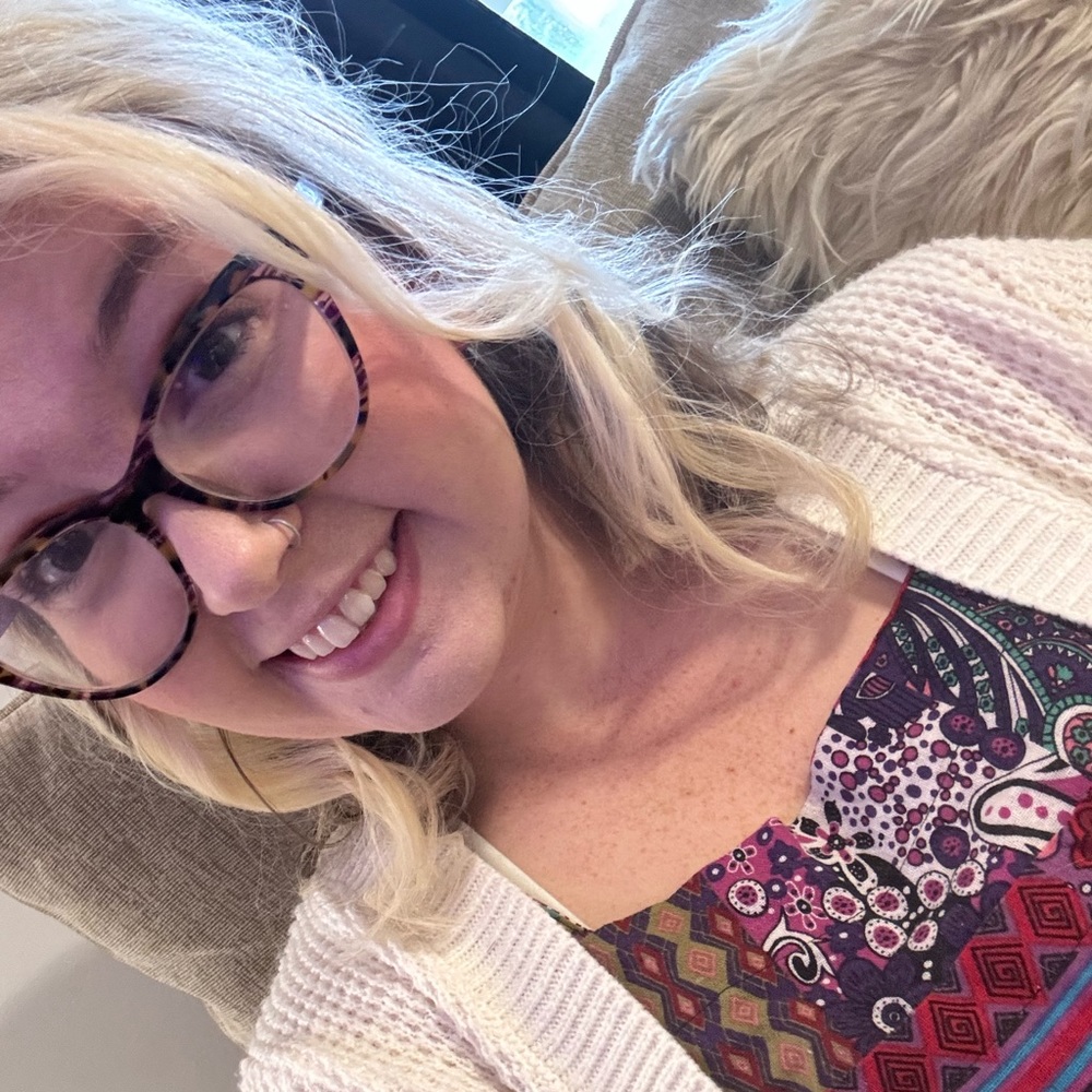 Meet your Posher, Crystal